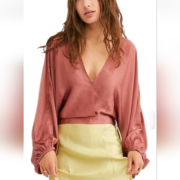 Free People Tops - Free People Elegant Rose Pink V-Neck Bell Sleeve Women's Top